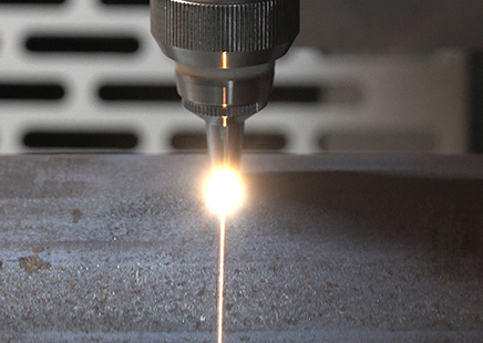 切鋼管的機(jī)器越來(lái)越先進(jìn)，激光切管機(jī)比鋸片機(jī)好在哪里地方？